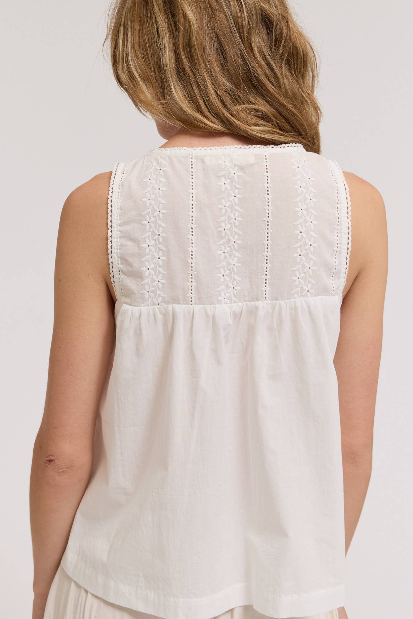 Grade & Gather - 42218 - V-NECK EYELET TANK: ATLANTIC / Contemporary / SMALL