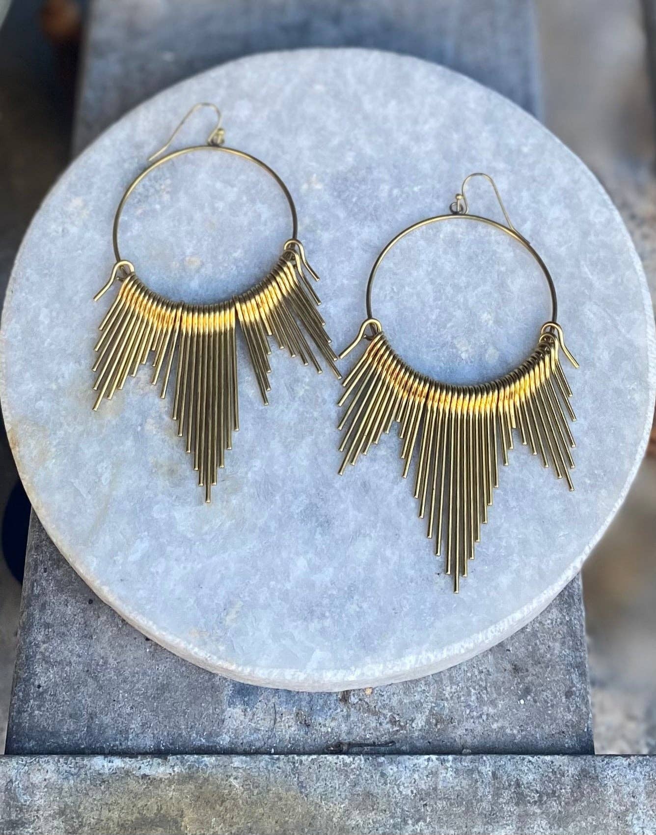 Modern Madini - Big Fringe hoops