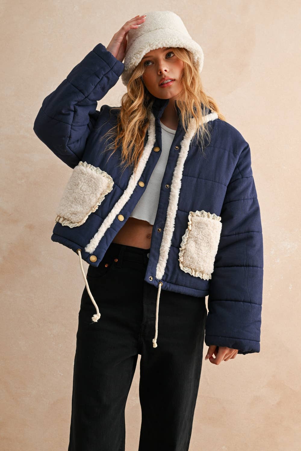 MIOU MUSE - J5142 SHERPA POCKET DETAIL QUILTED JACKET: DENIM BLUE / S