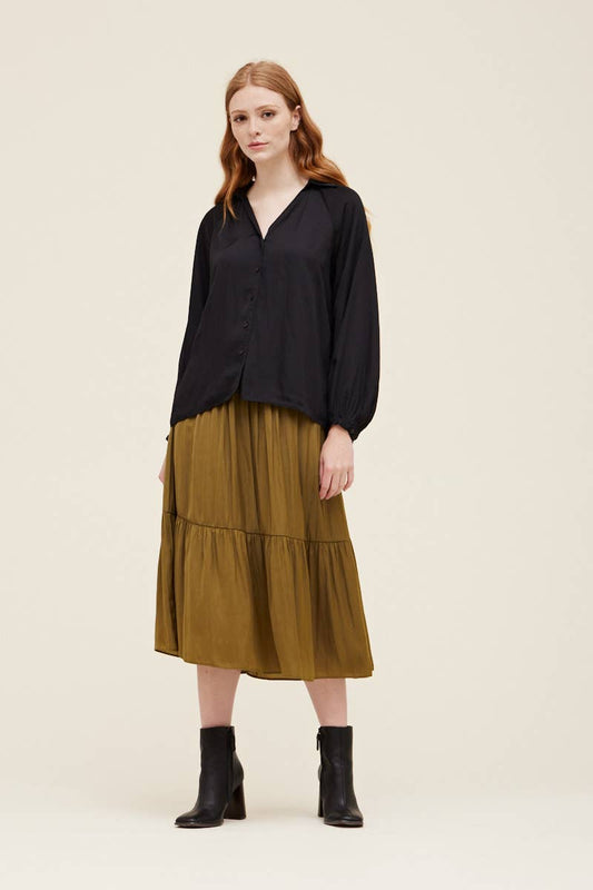 Grade & Gather - 41458PP - COLLARED SATIN BLOUSE: MILK / SMALL