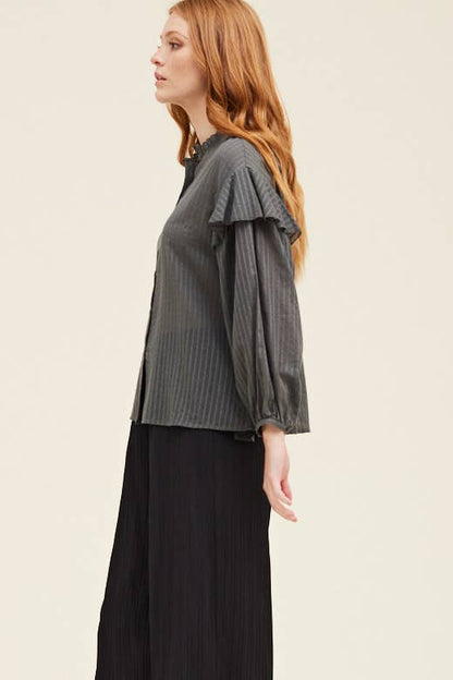 Grade & Gather - 41159 - COTTON TEXTURE RUFFLED BLOUSE: ECRU / MEDIUM