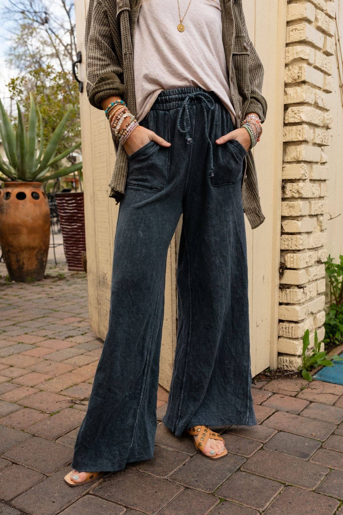 Three Bird Nest - Fall Favorite: Relaxing Robin Wide Leg Pant - New Navy: M