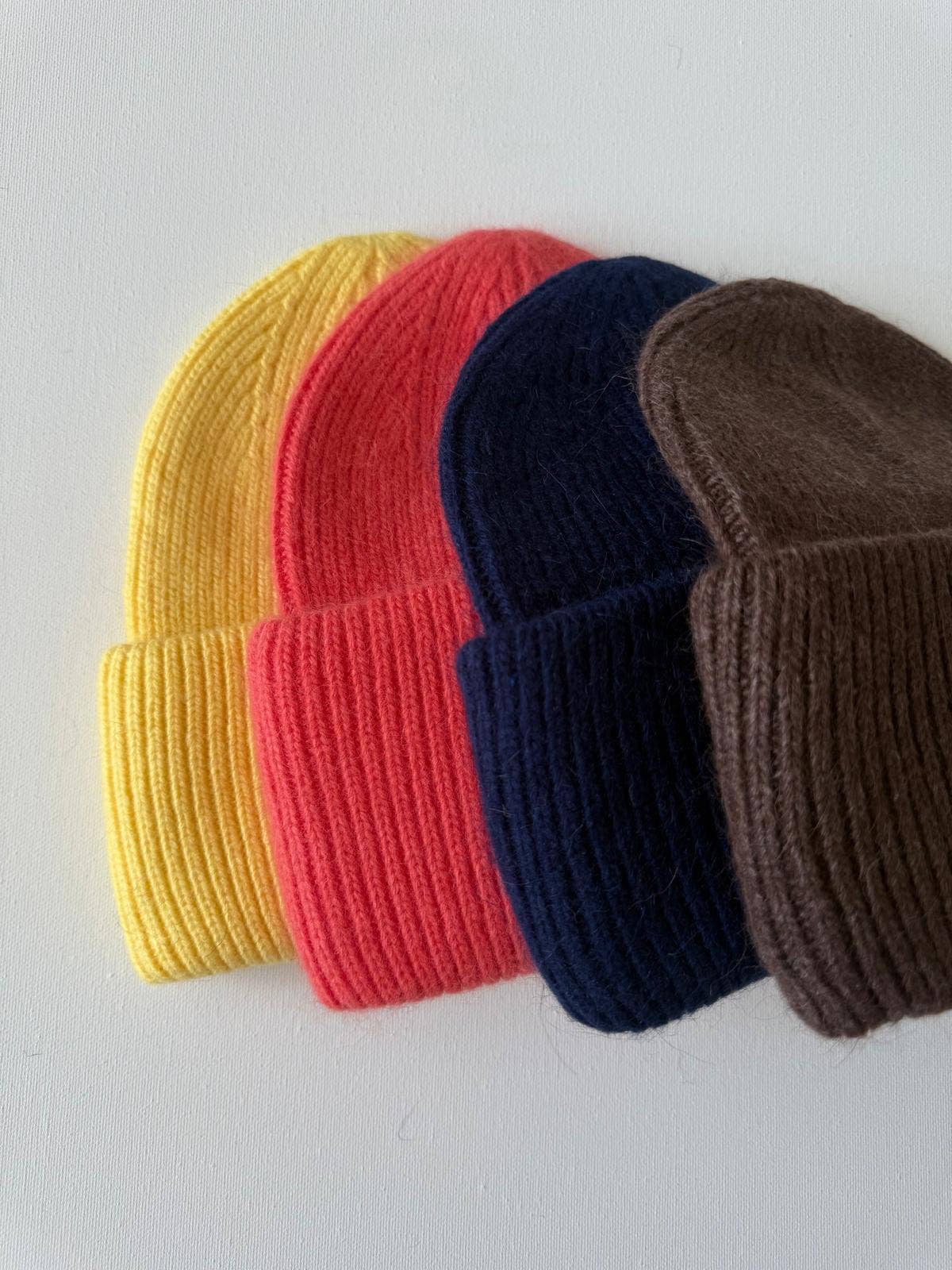 Billy Bamboo - ROYAL ANGORA WOOL BEANIE - crystal brights: Blue sapphire