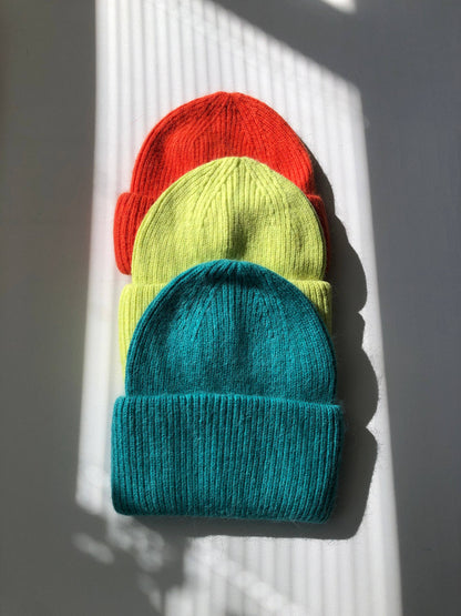 Billy Bamboo - ROYAL ANGORA WOOL BEANIE - crystal brights: Blue sapphire