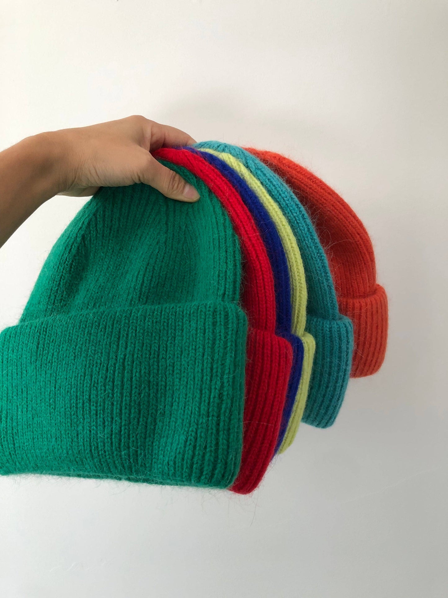 Billy Bamboo - ROYAL ANGORA WOOL BEANIE - crystal brights: Blue sapphire