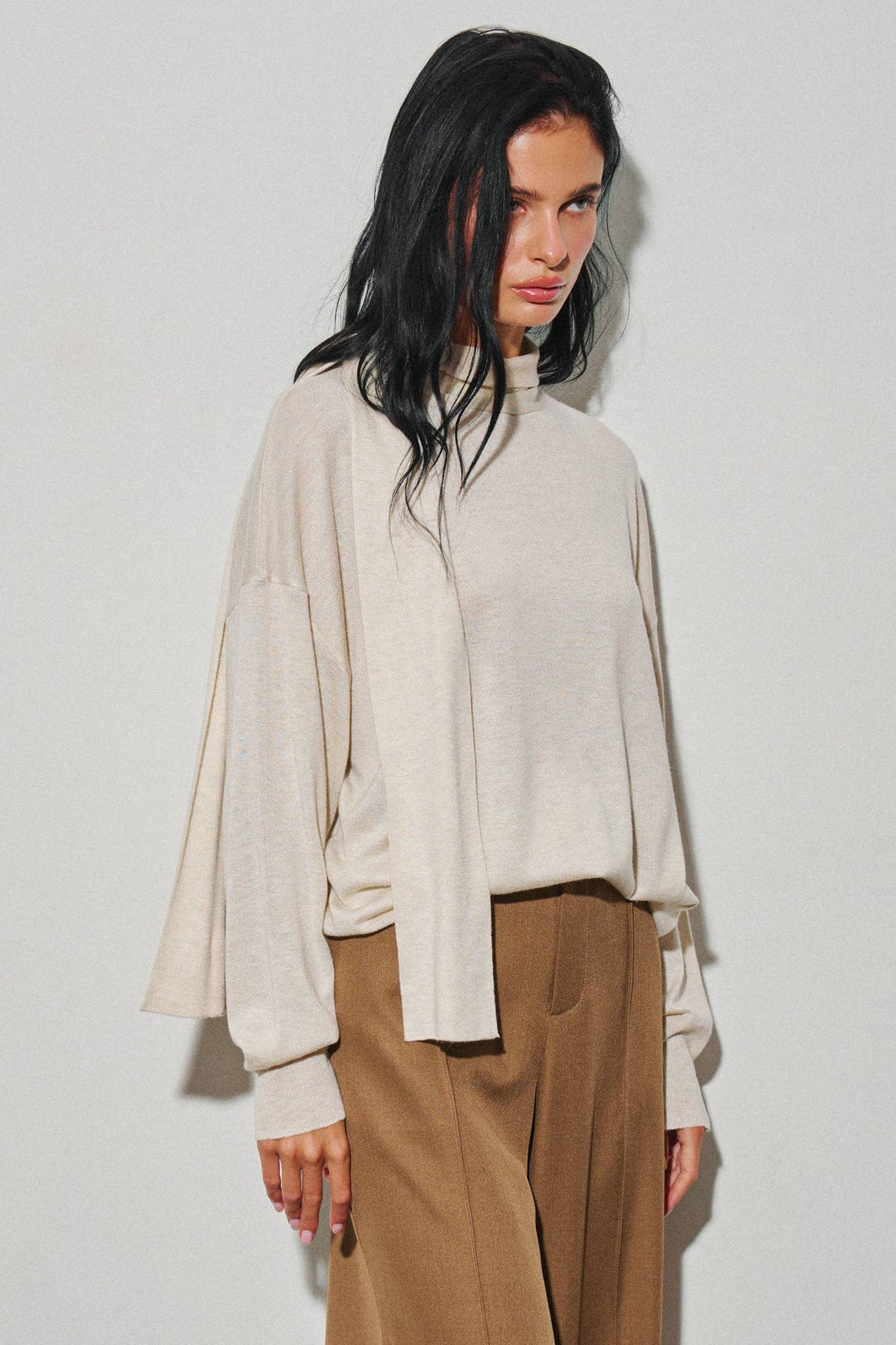 BEIGE BOTANY - M0009T LADIES KNIT PULLOVER SWEATER W/ SCARF: Oat / SM