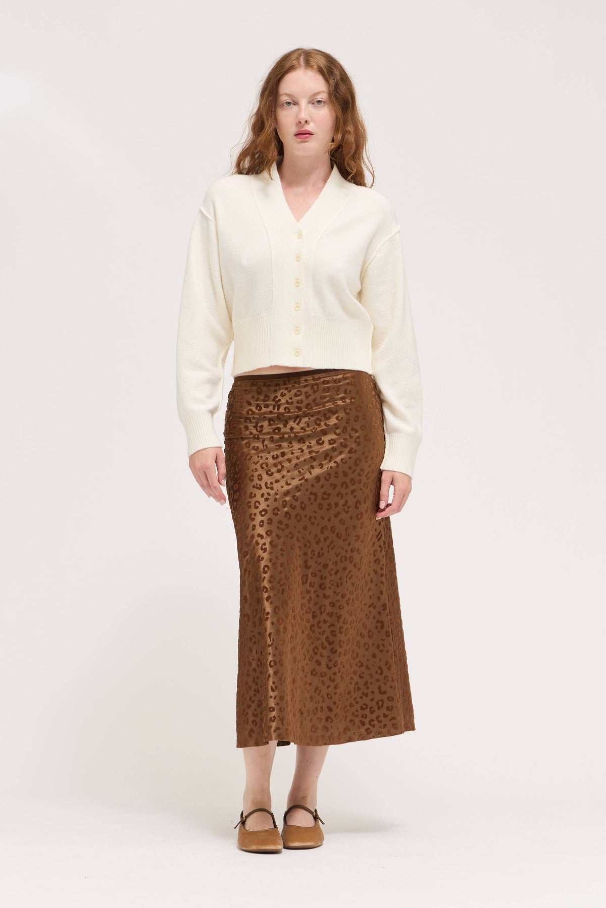 Grade & Gather - 80562 - V-NECK CARDIGAN: AUBERGINE / Contemporary / SM