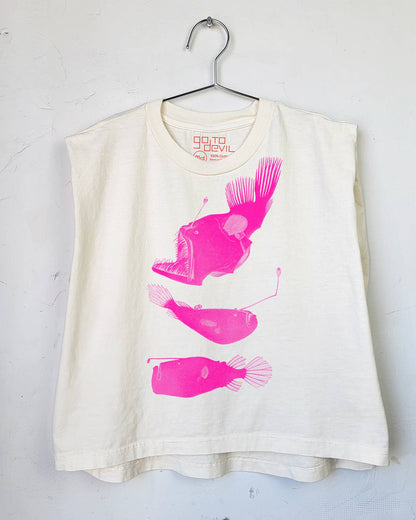 Go To Devil - Deep Fish Joan Heavyweight Muscle Tee: Off White / Md