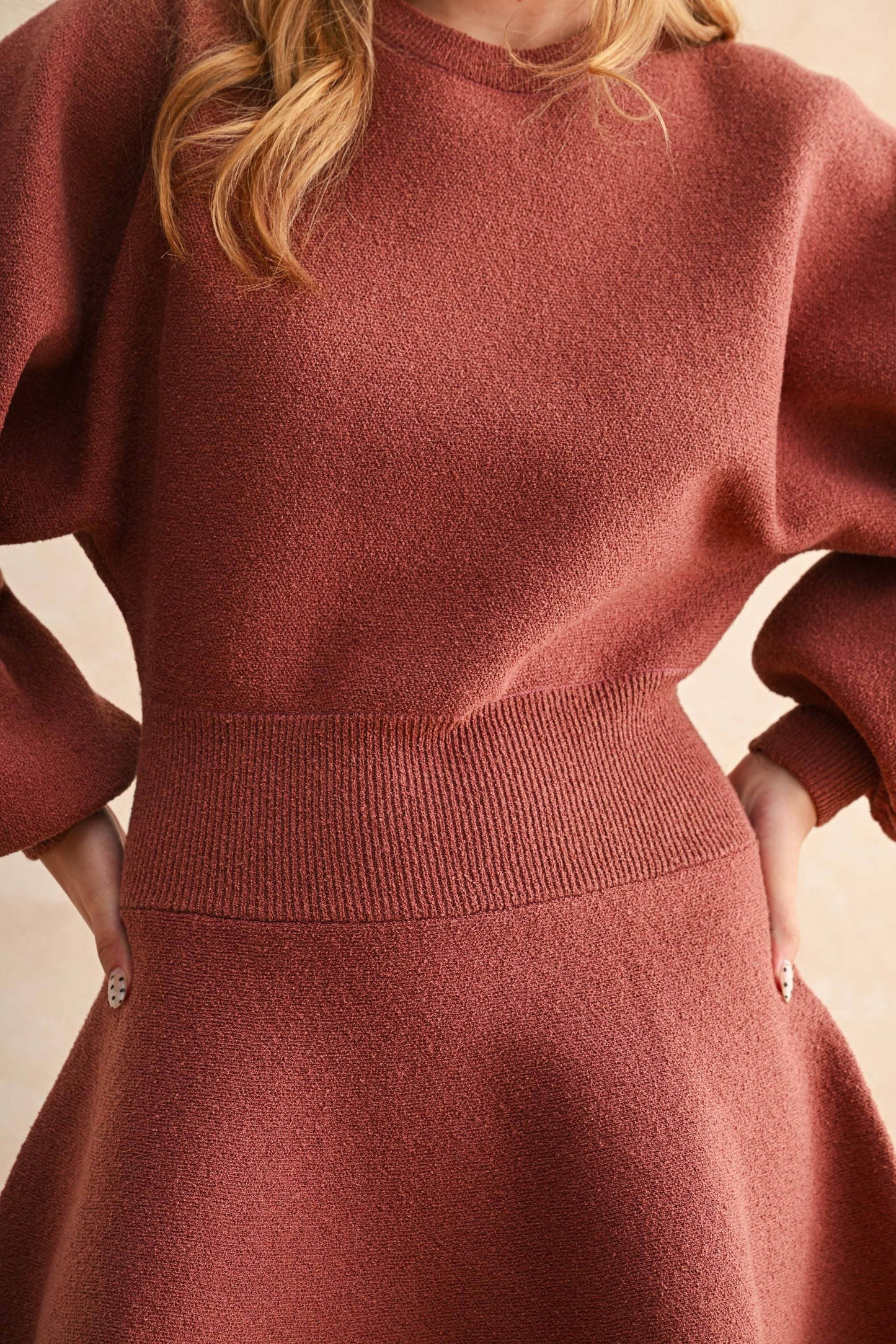 MIOU MUSE - D2660   BALLON SLEEVE SWEATER DRESS: MAROON / L