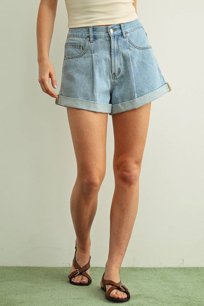 MIOU MUSE - P6153   PLEAT WITH CUFFED DENIM SHORTS: DENIM / S