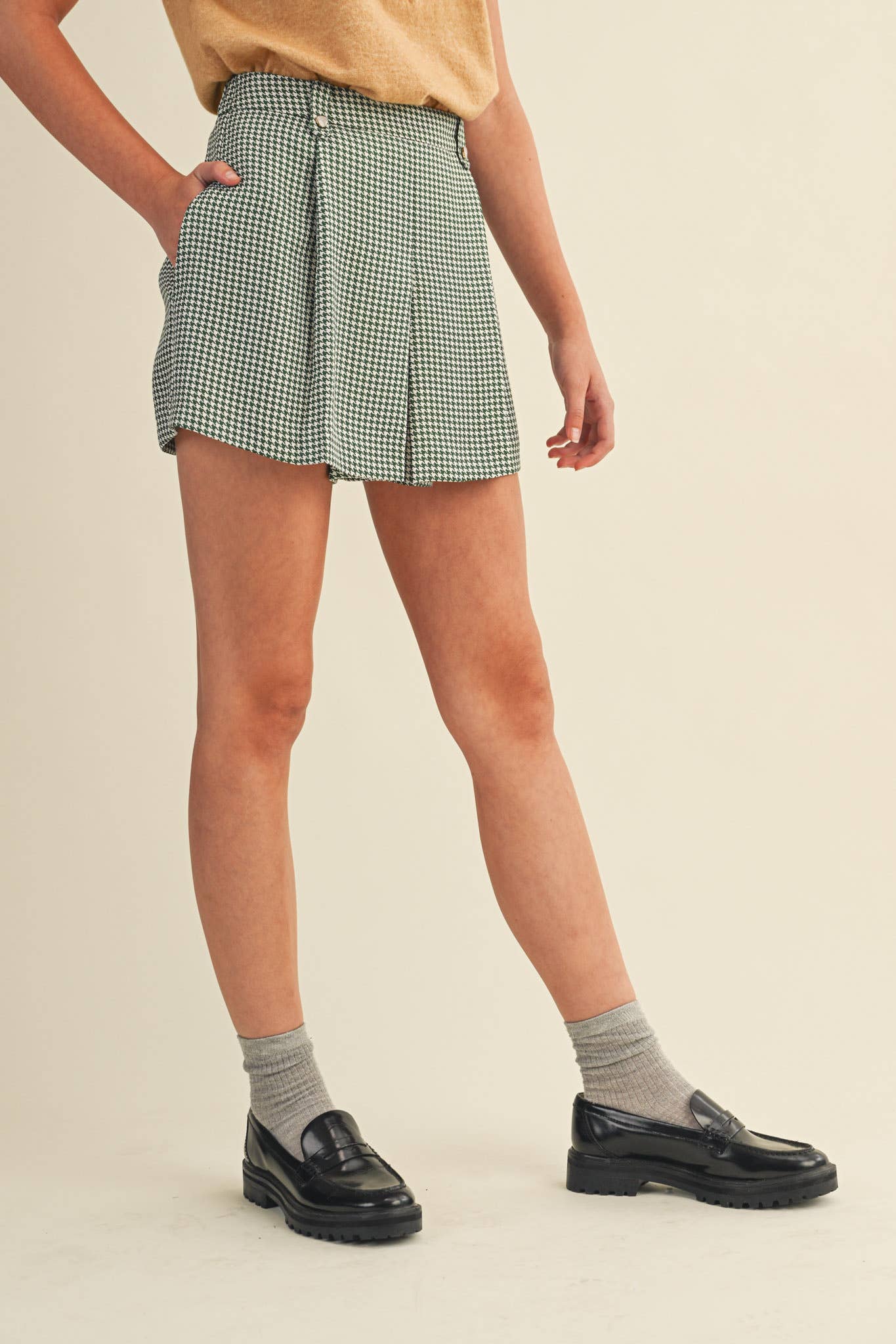&MERCI - HOUNDSTOOTH PLEATED SHORTS MP4333: Hunter Green Houndst / M