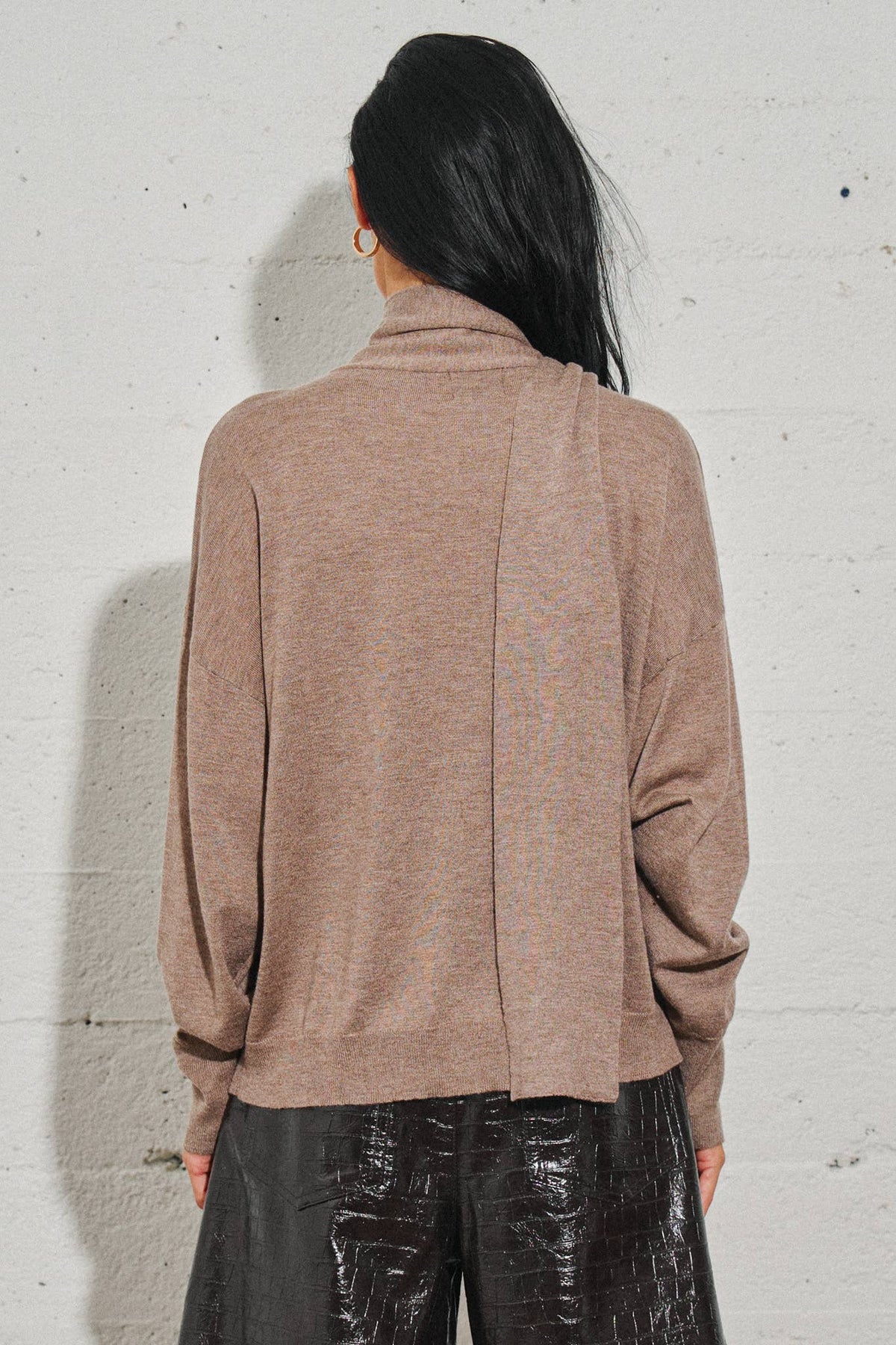 BEIGE BOTANY - M0009T LADIES KNIT PULLOVER SWEATER W/ SCARF: Oat / SM