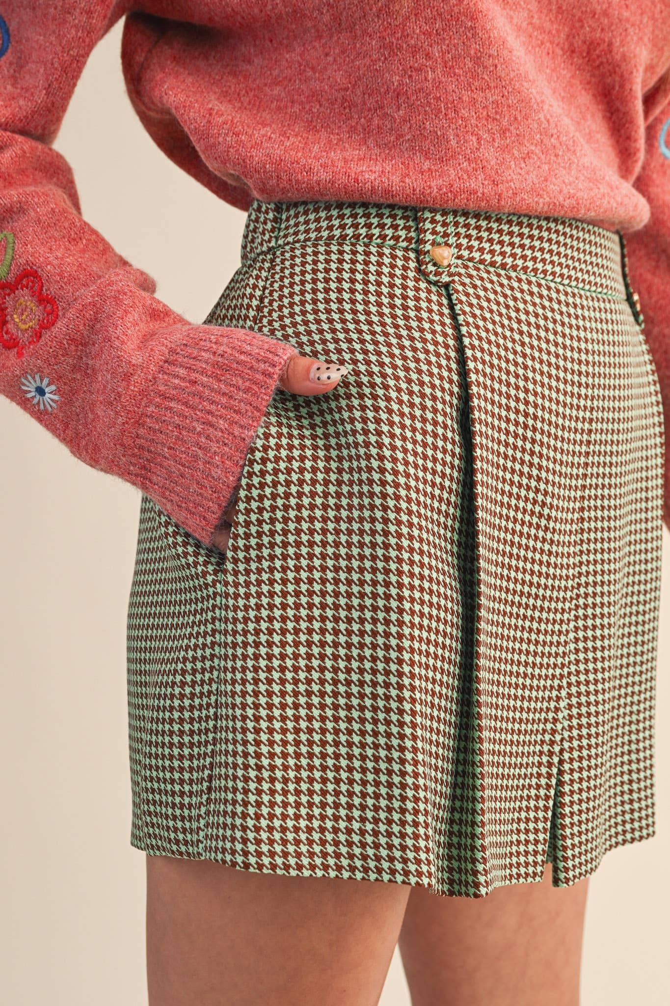 &MERCI - HOUNDSTOOTH PLEATED SHORTS MP4333: Hunter Green Houndst / S