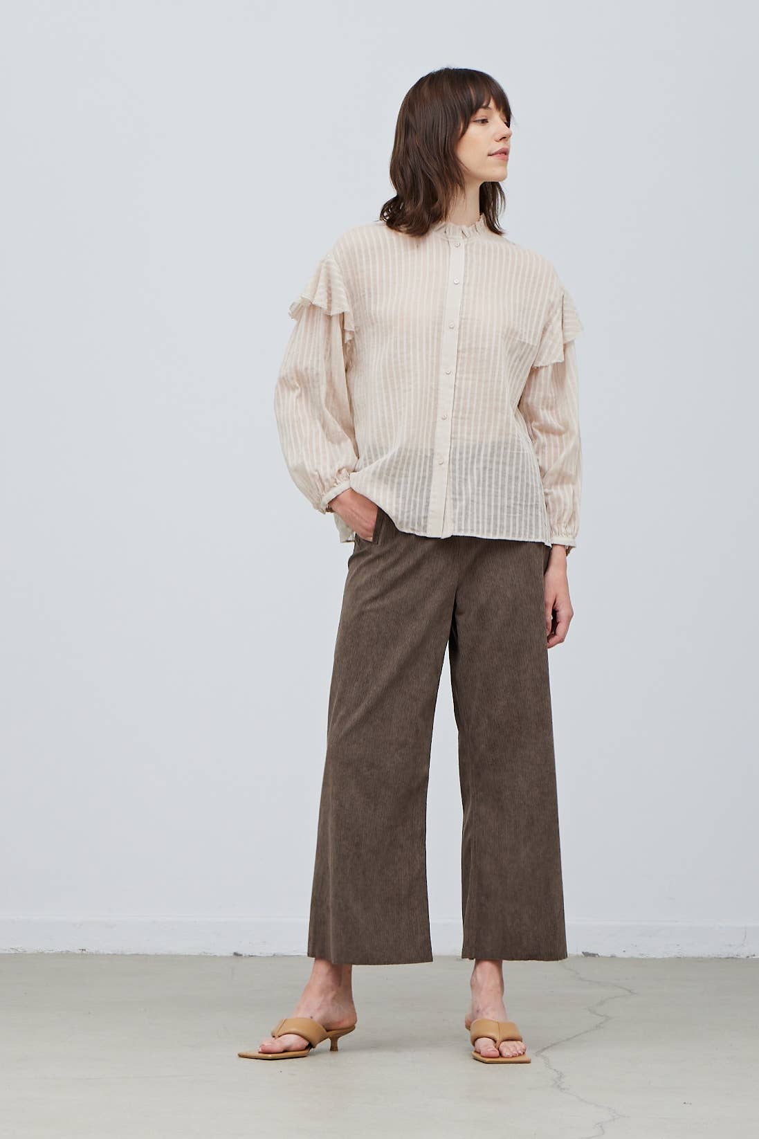 Grade & Gather - 41159 - COTTON TEXTURE RUFFLED BLOUSE: SPRUCE / LARGE