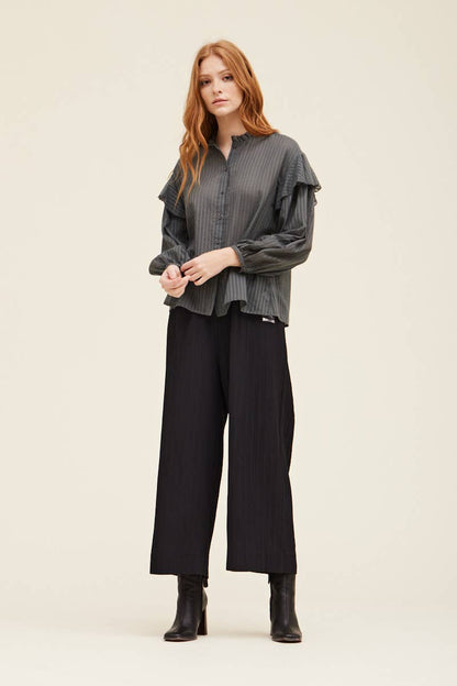 Grade & Gather - 41159 - COTTON TEXTURE RUFFLED BLOUSE: ECRU / MEDIUM