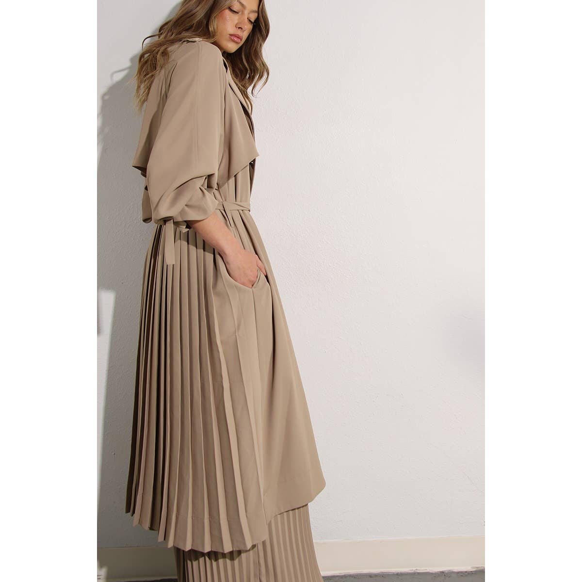 Mulla - BACK PLEATED TRENCH COAT: ASH TAUPE / M
