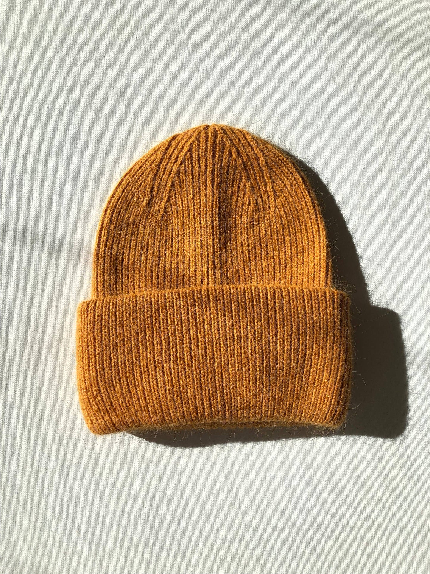 Billy Bamboo - ROYAL ANGORA WOOL BEANIE - crystal brights: Blue sapphire