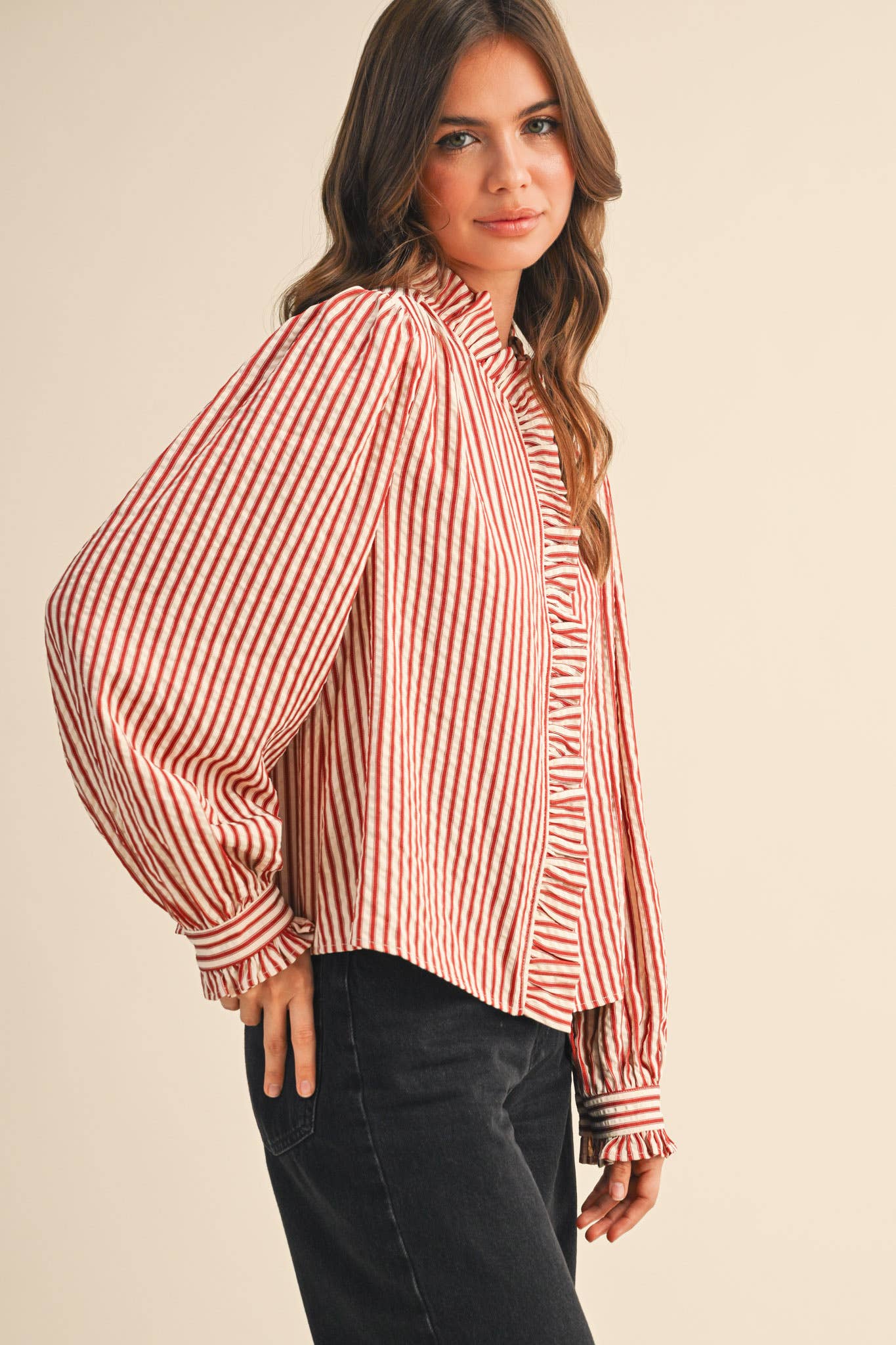 &MERCI - STRIPED RUFFLED BUTTON DOWN LONG SLEEVE TOP MTP4319: Denim Blue Stripe / S