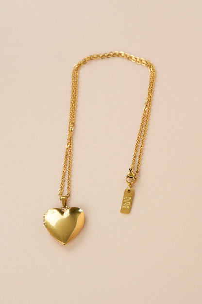 Peter and June - Locket Up Necklace: 18k gold plated