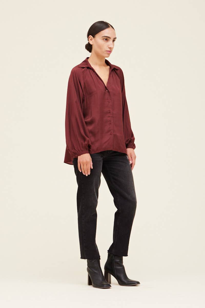 Grade & Gather - 41458PP - COLLARED SATIN BLOUSE: MILK / SMALL