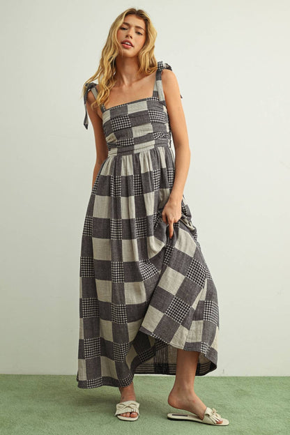 MIOU MUSE - D6765   GINGHAM AND STRIPE PATCH EFFECT DRESS: NAVY / L