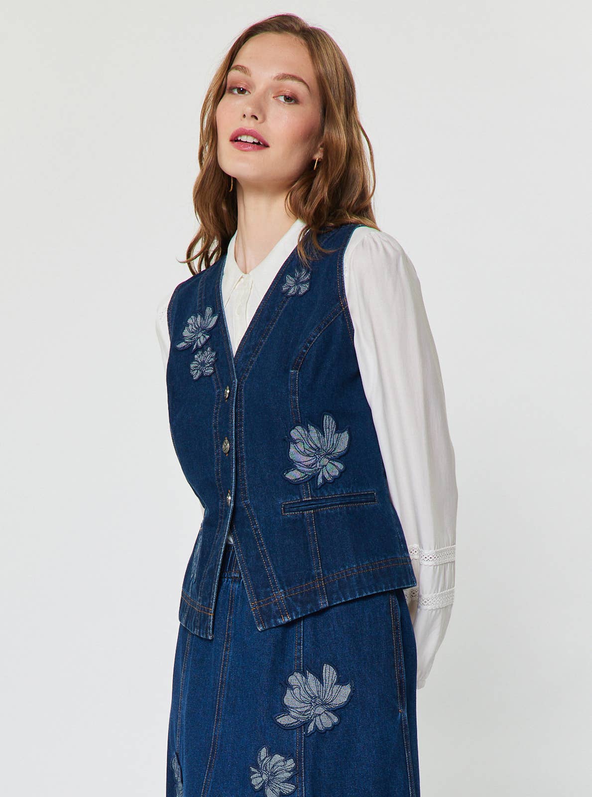 Current Air - Floral Embroidery Patch Denim Vest: Denim / S