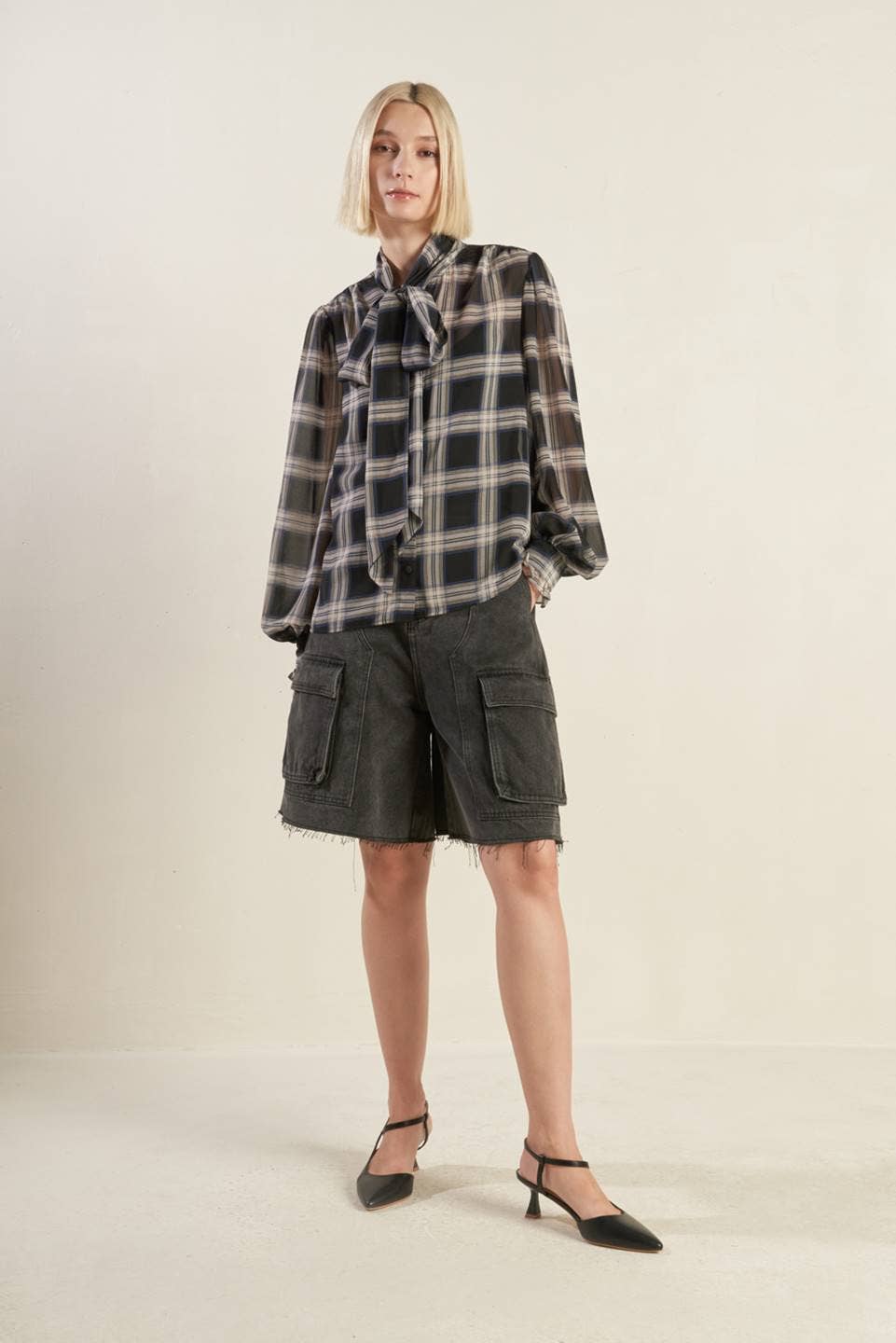 FLYING TOMATO - A wove plaid top - FT1360: BLACK MULTI / Contemporary / L