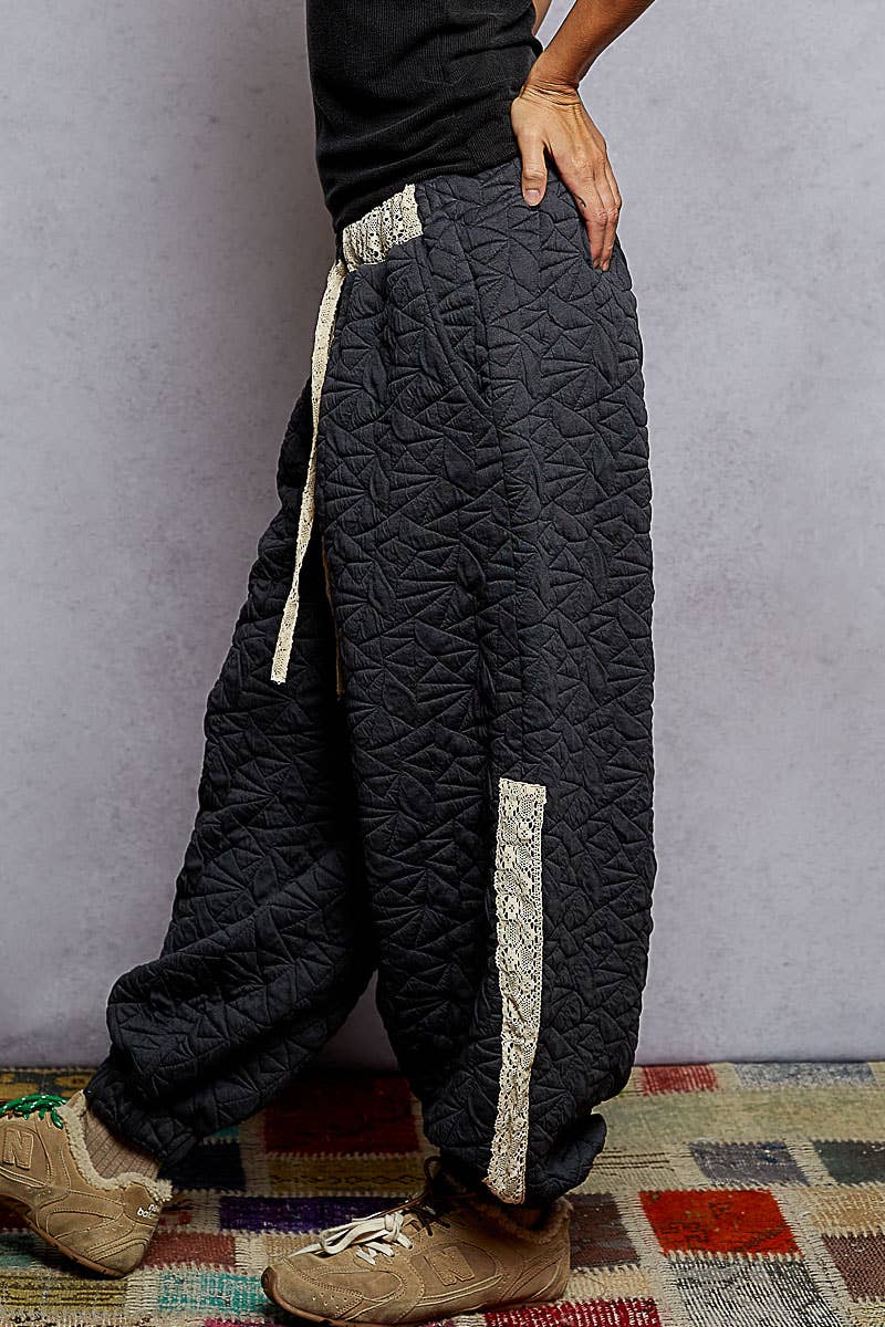 Pol Clothing - Vintage washing solid trim quilted knit jogger pants: CHARCOAL / S