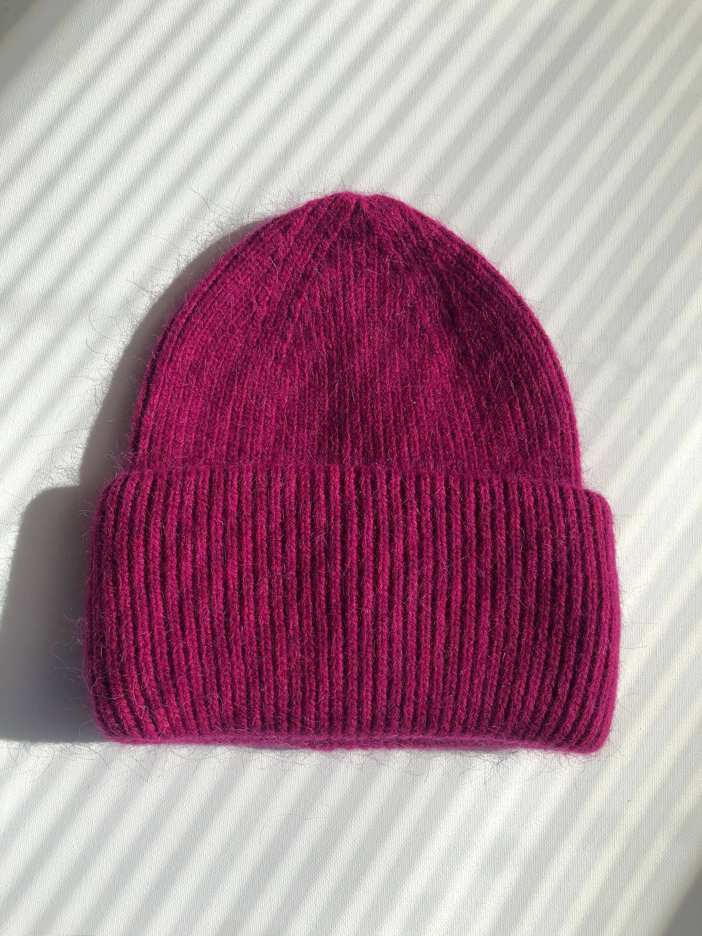 Billy Bamboo - ROYAL ANGORA WOOL BEANIE - crystal brights: Blue sapphire