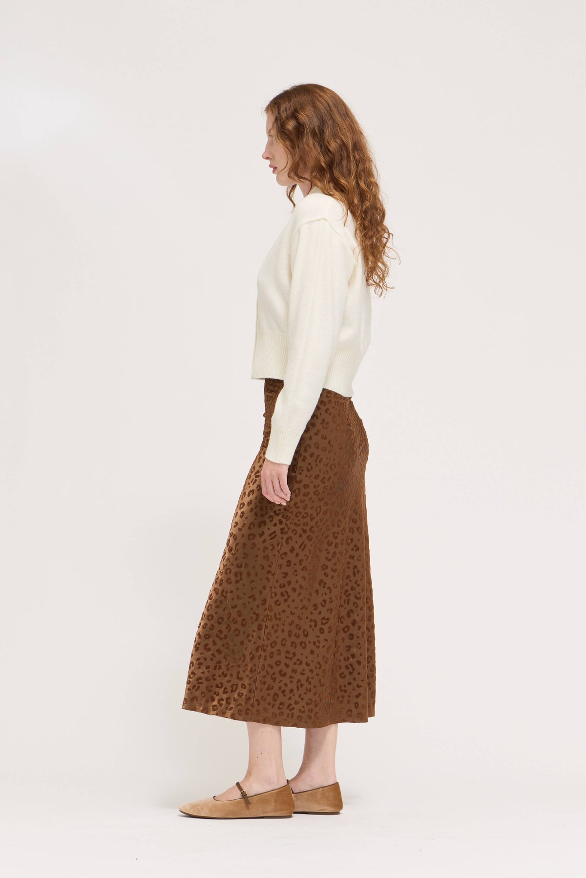 Grade & Gather - 80562 - V-NECK CARDIGAN: AUBERGINE / Contemporary / SM