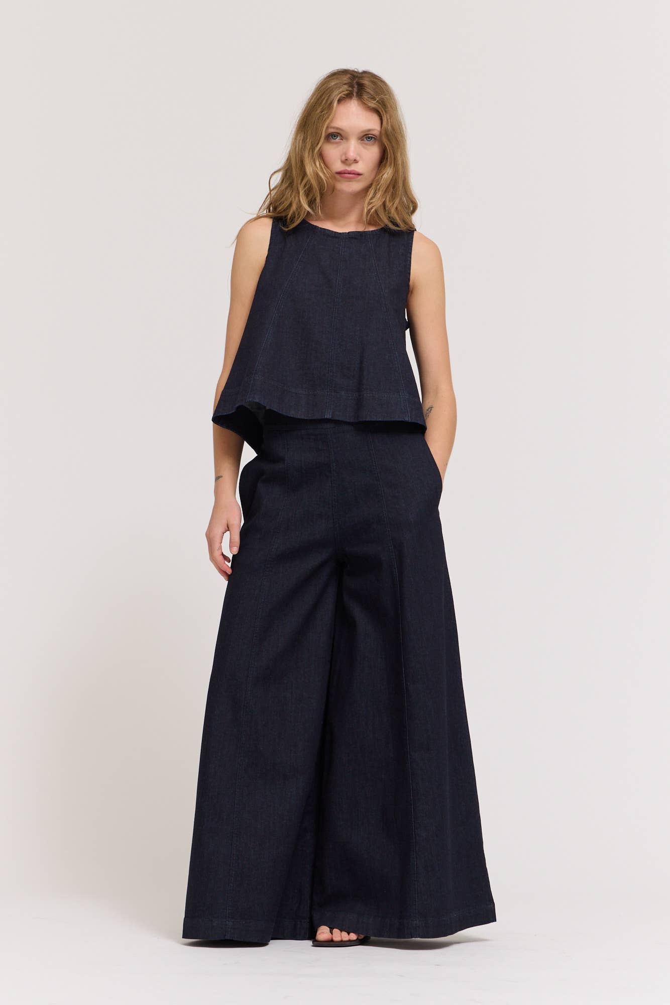 Grade & Gather - 42175BD - DENIM FLARE TANK: DEEP INDIGO / Contemporary / LARGE