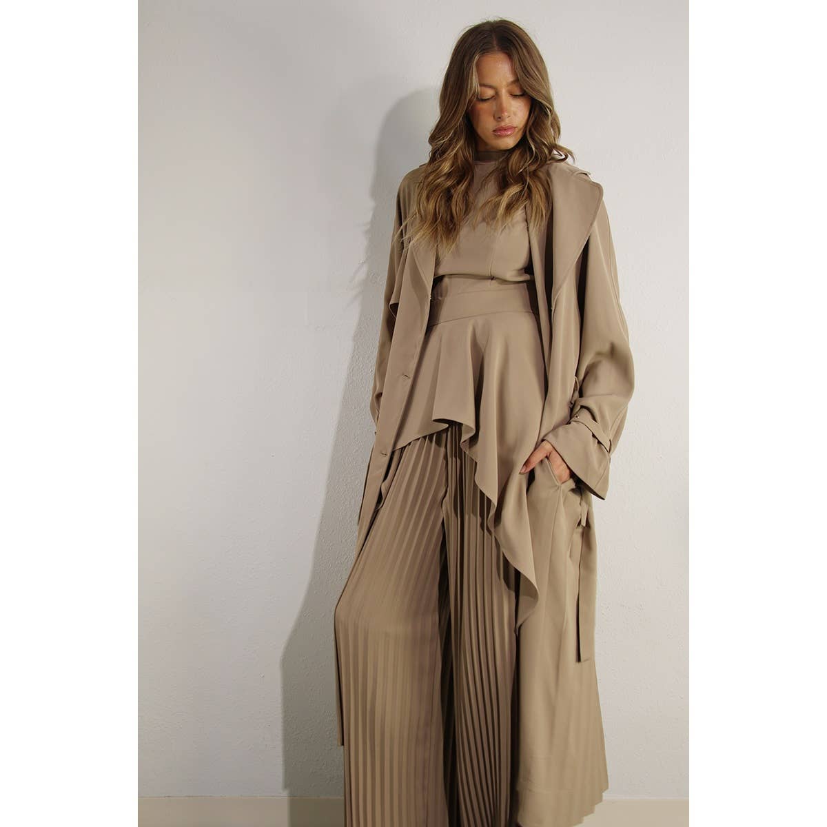 Mulla - BACK PLEATED TRENCH COAT: ASH TAUPE / M