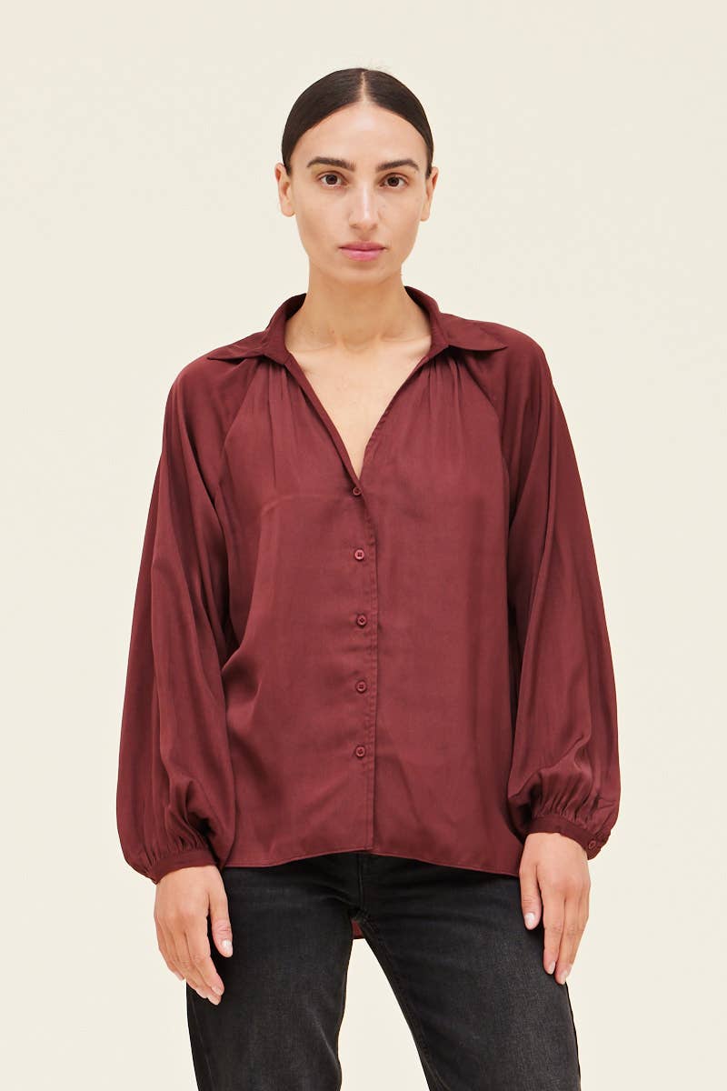 Grade & Gather - 41458PP - COLLARED SATIN BLOUSE: MILK / SMALL