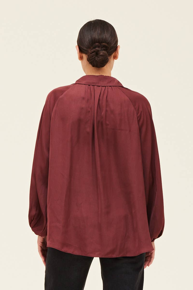 Grade & Gather - 41458PP - COLLARED SATIN BLOUSE: MILK / SMALL