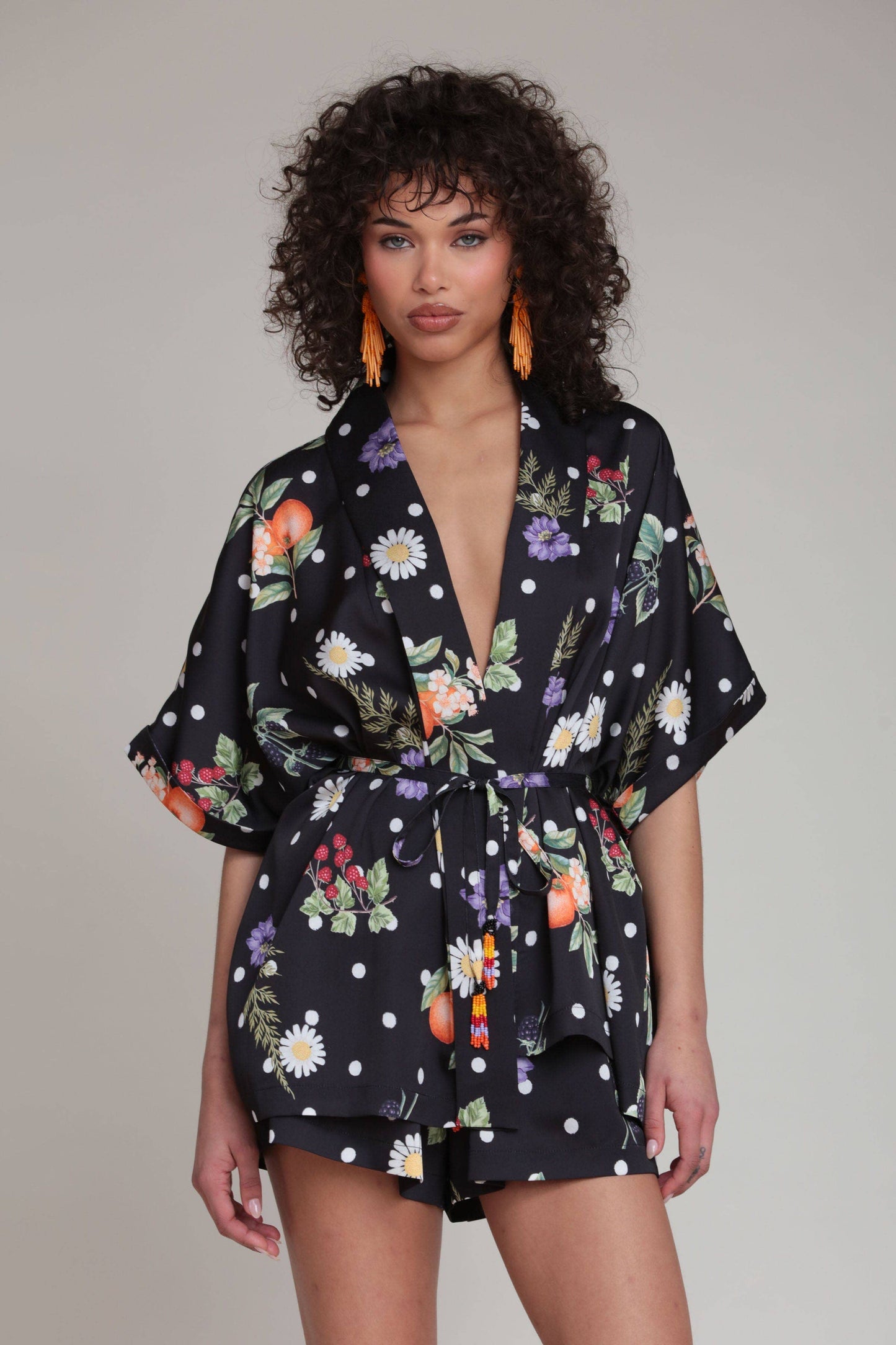 Avec Les Filles - Floral Polka Dot Satin Kimono Top: Black Scattered Botanical / L