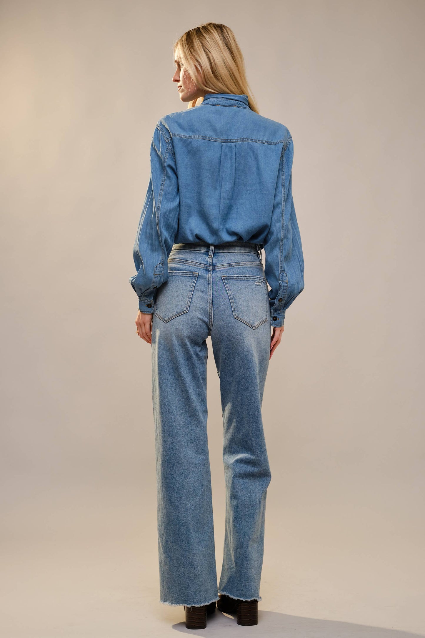 Blue B - 23612T - Tie Neck Hidden Button Chambray Blouse: MEDIUM WASH / S