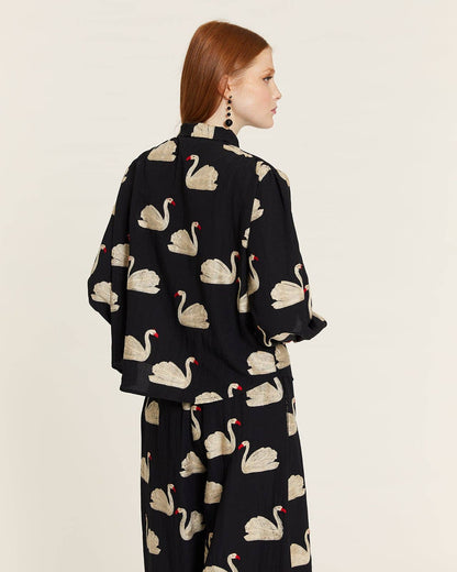 Pepaloves - CAMISA CON LAZADA Y BORDADO CISNES: M