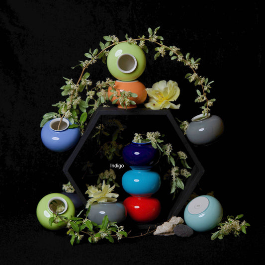 Middle Kingdom - Glossy Porcelain Mini Apple Vase: Indigo