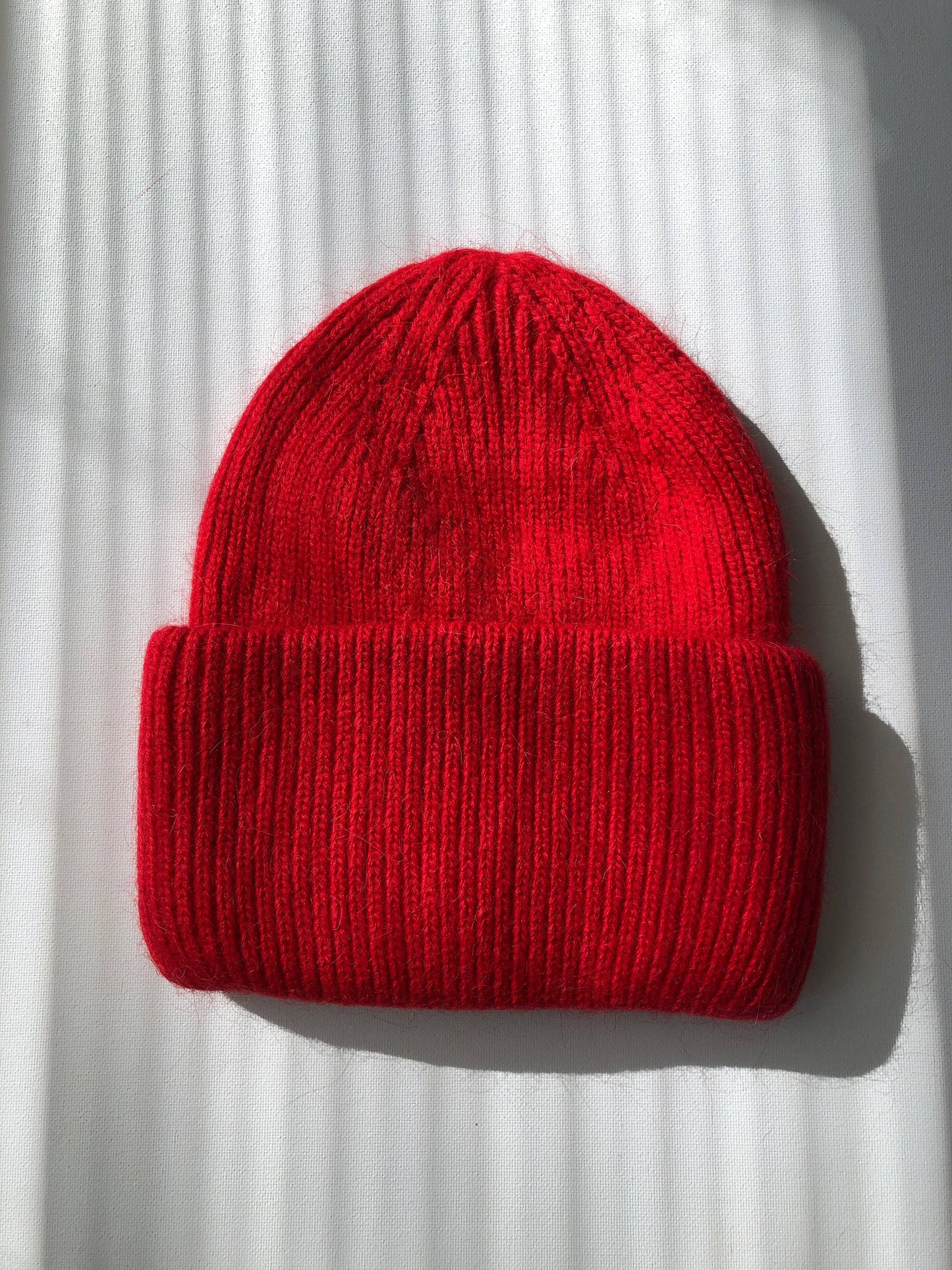 Billy Bamboo - ROYAL ANGORA WOOL BEANIE - crystal brights: Blue sapphire