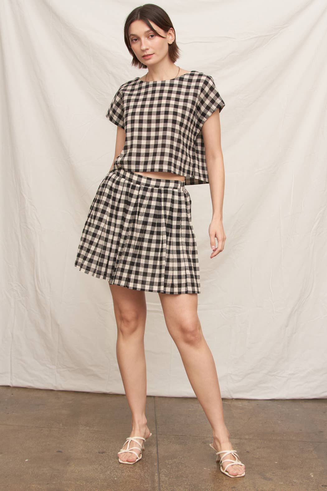 En Crème - Short Sleeve Gingham Boxy Top: Black Ivory / S