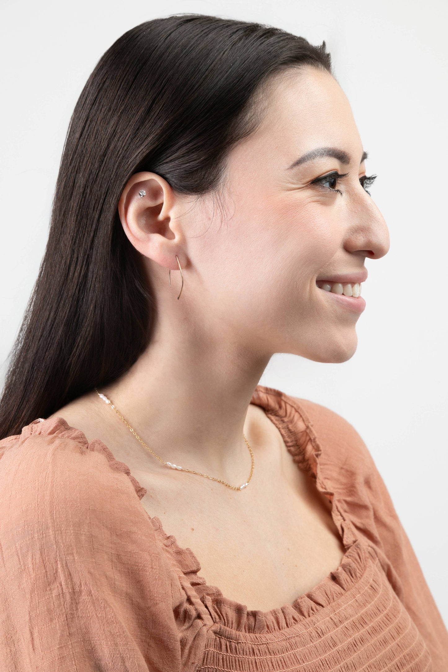 Forai - Qasioun Minimalist Mini-Threader Earrings in 14k Gold Fill