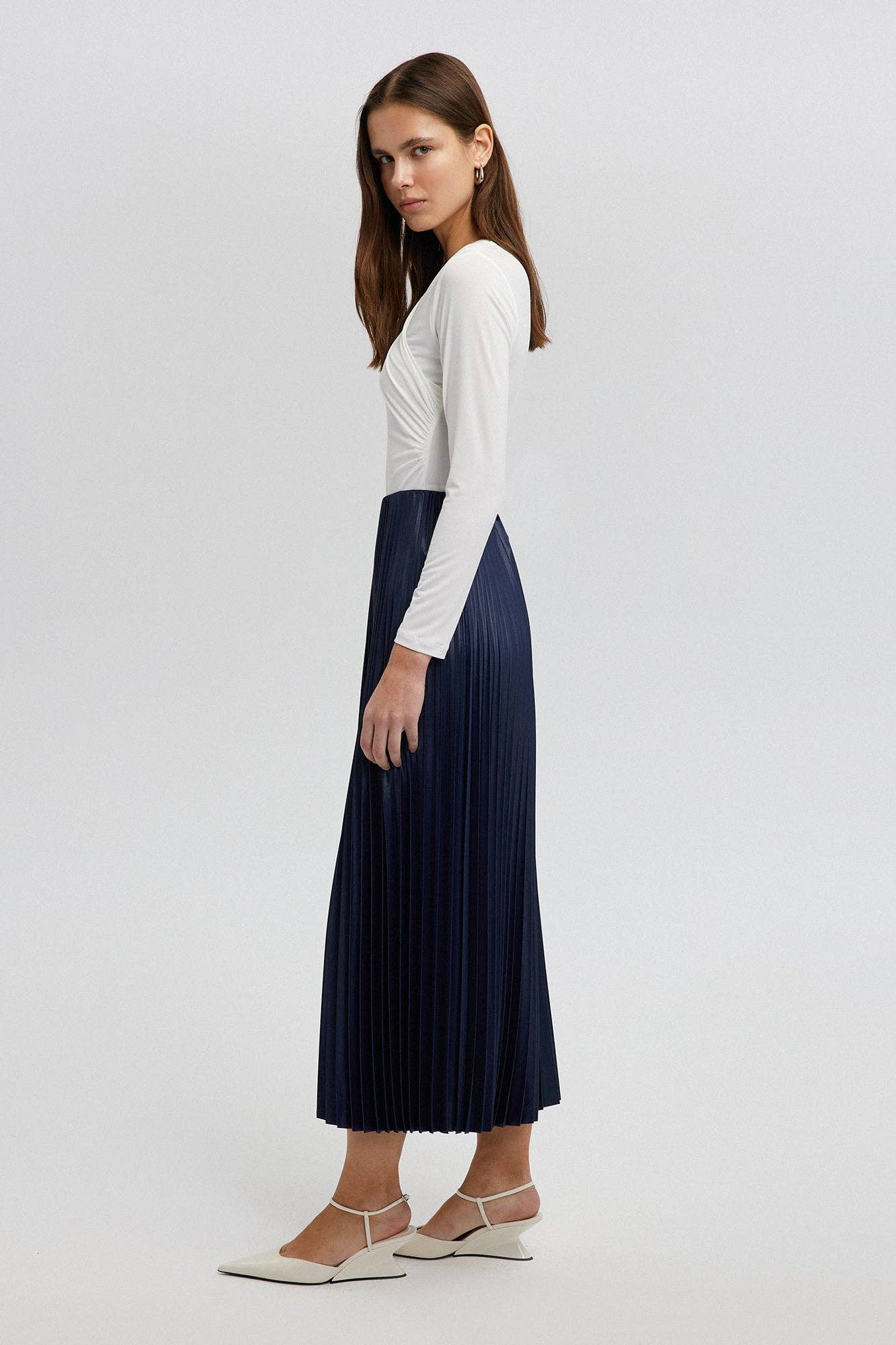 Touché Privé - PLEATED SKIRT - MAXI LENGTH, HIGH WAIST: Navy Blue / Standart