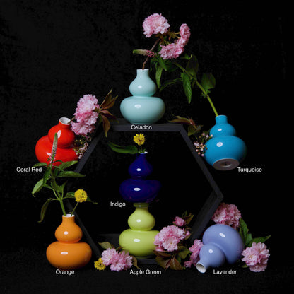 Middle Kingdom - Glossy Porcelain Mini Gourd Vase: Coral red
