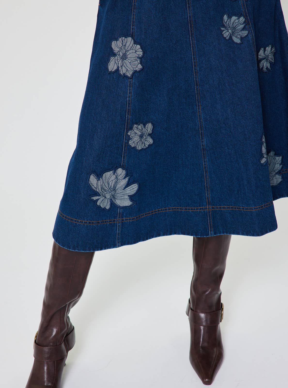 Current Air - Floral Embroidery Patch Denim Midi Skirt: Denim / XS