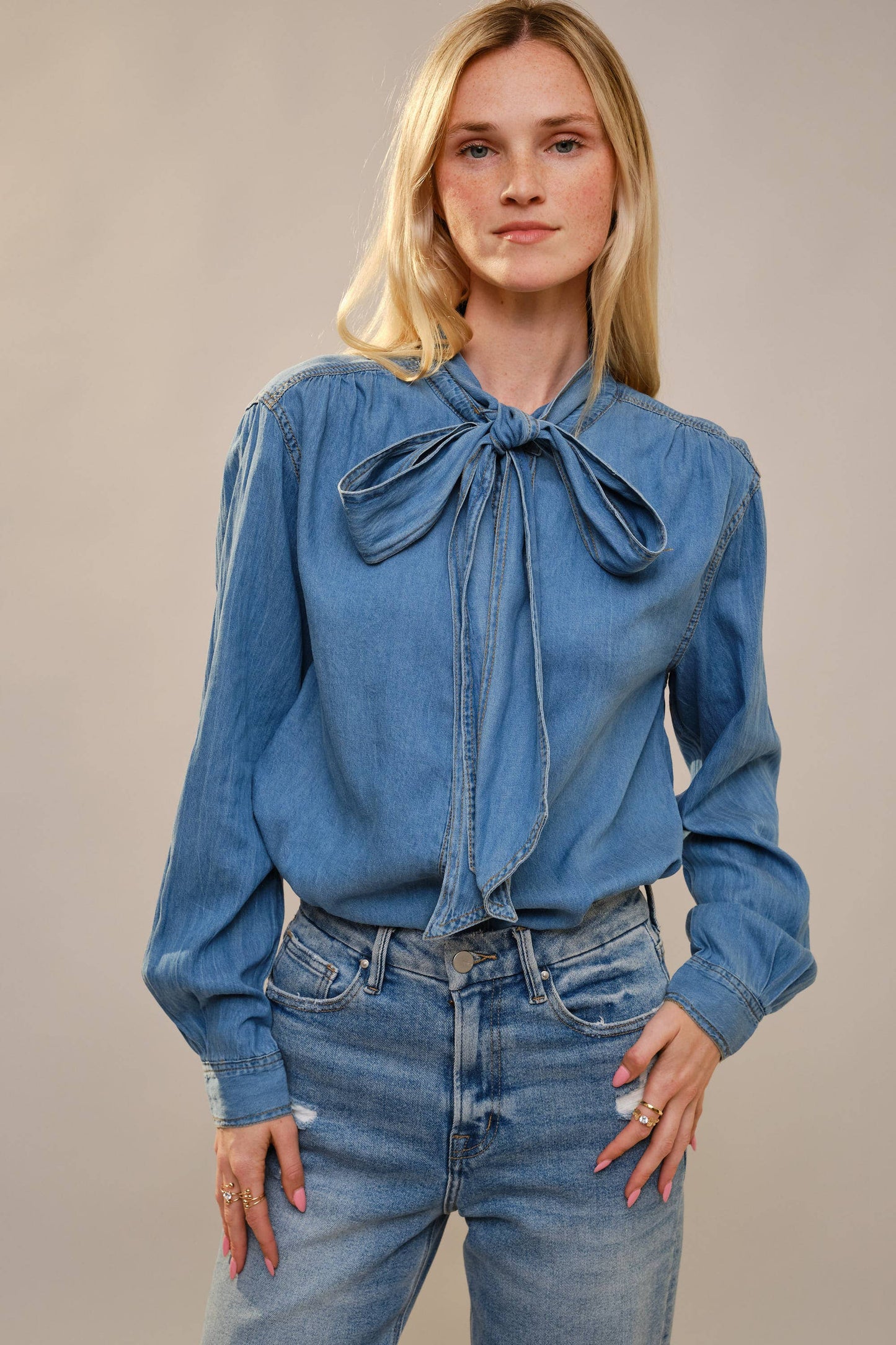 Blue B - 23612T - Tie Neck Hidden Button Chambray Blouse: MEDIUM WASH / M