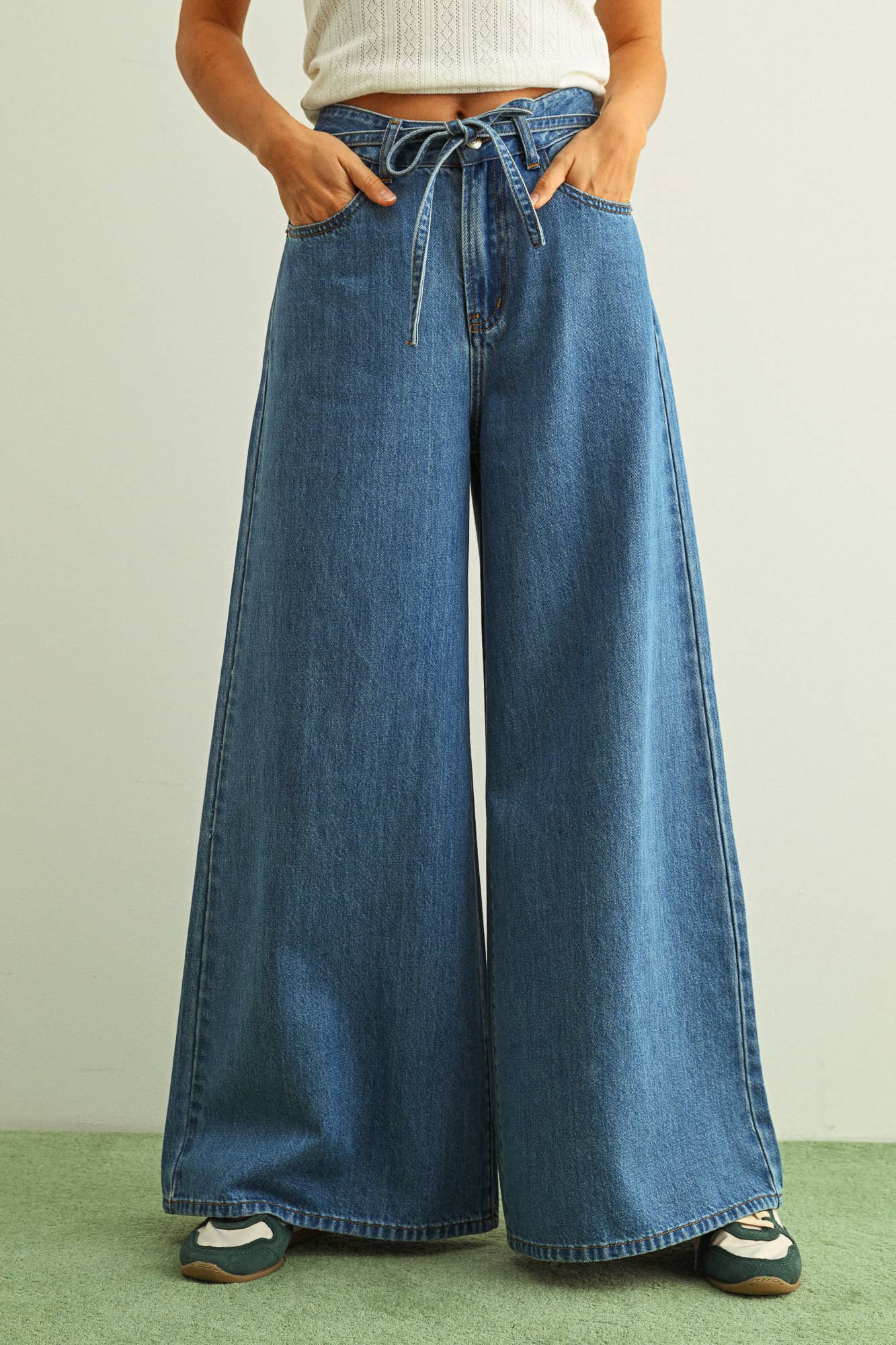 MIOU MUSE - P6402   WIDE LEG DENIM PANTS WITH SELF BELT: DENIM / S