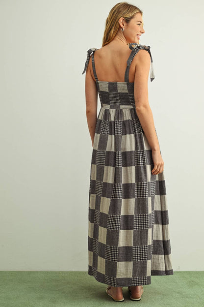 MIOU MUSE - D6765   GINGHAM AND STRIPE PATCH EFFECT DRESS: NAVY / L
