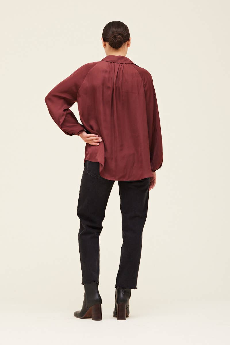 Grade & Gather - 41458PP - COLLARED SATIN BLOUSE: MILK / SMALL