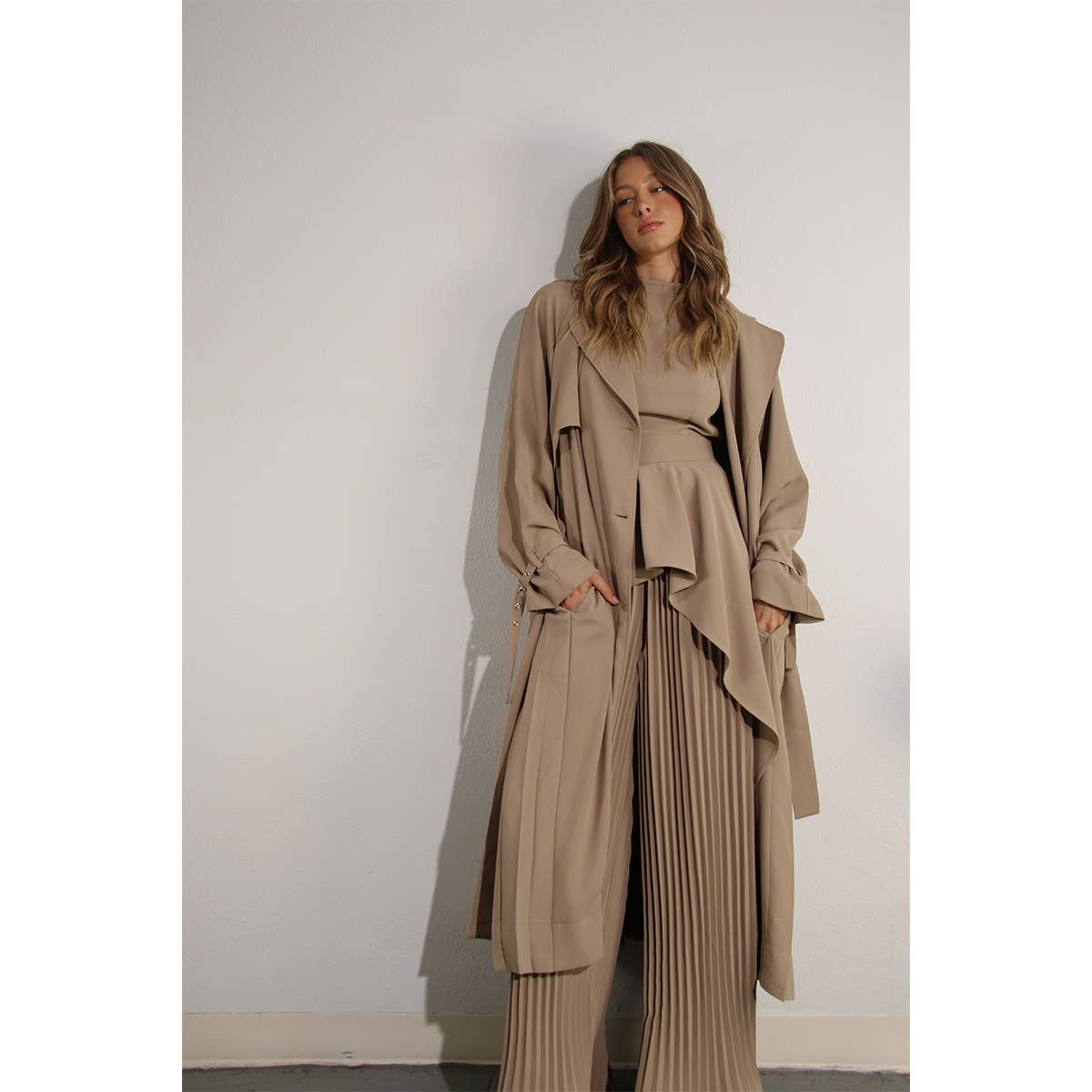 Mulla - BACK PLEATED TRENCH COAT: ASH TAUPE / M