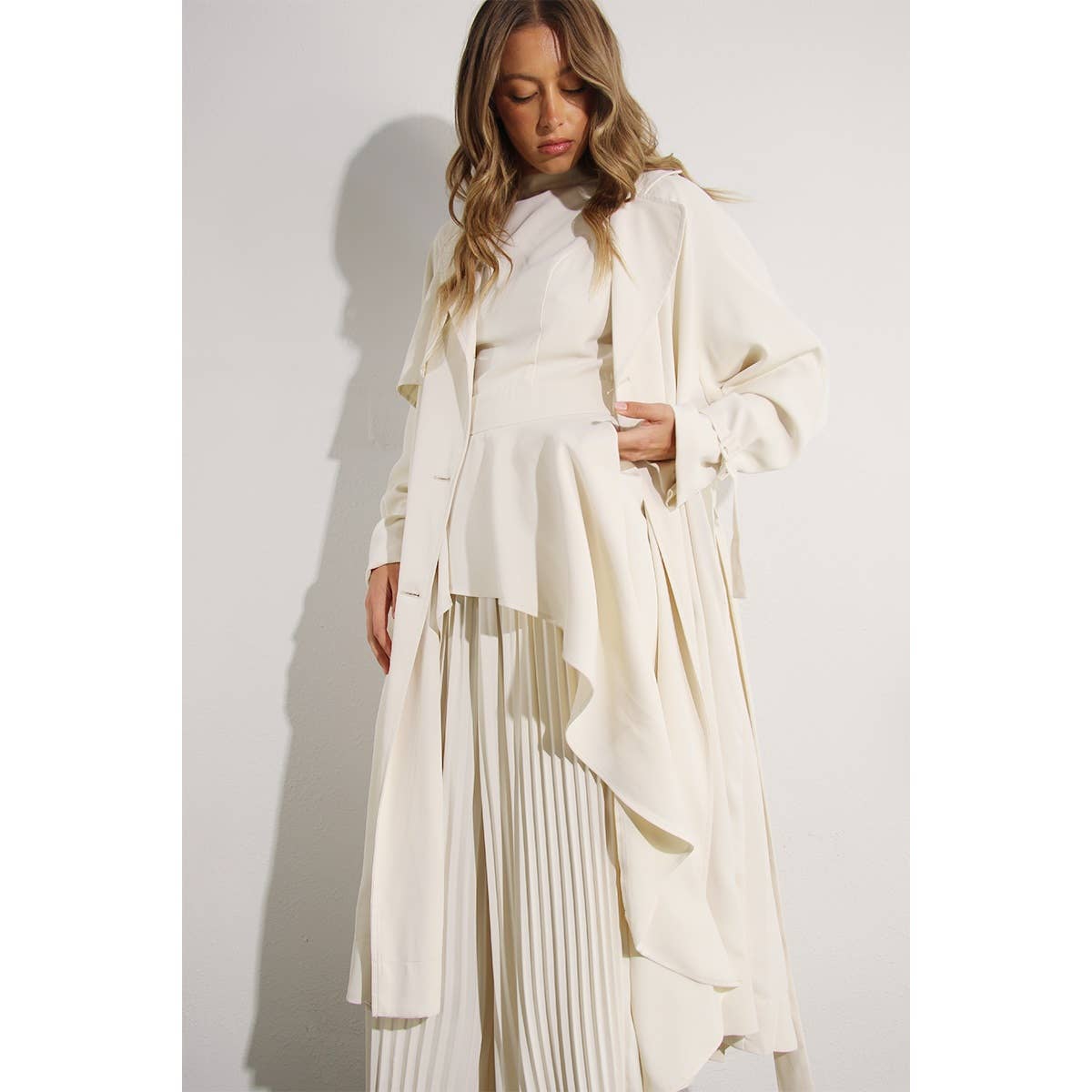 Mulla - BACK PLEATED TRENCH COAT: ASH TAUPE / M